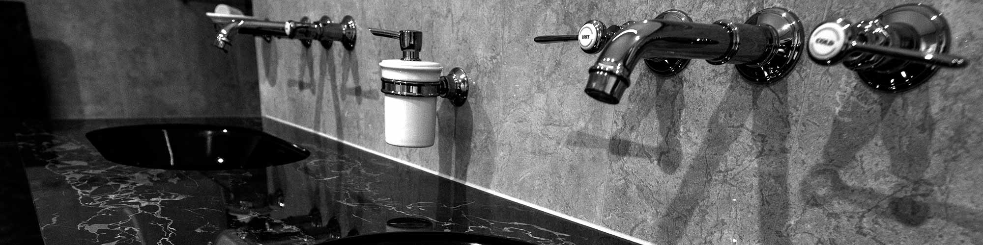 Sanierung von Badezimmer / Gäste- WC- Anlagen